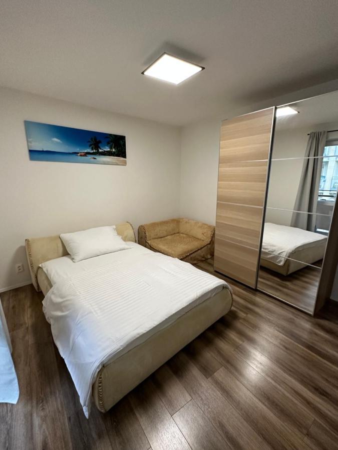 Medena Apartment Old Town With Free Parking Братислава Экстерьер фото